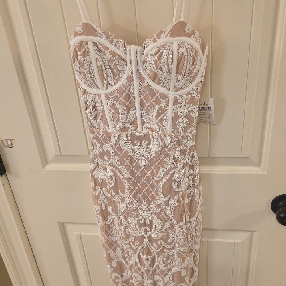 Windsor Nude and White Strapless Embroidered Lace Midi Dress